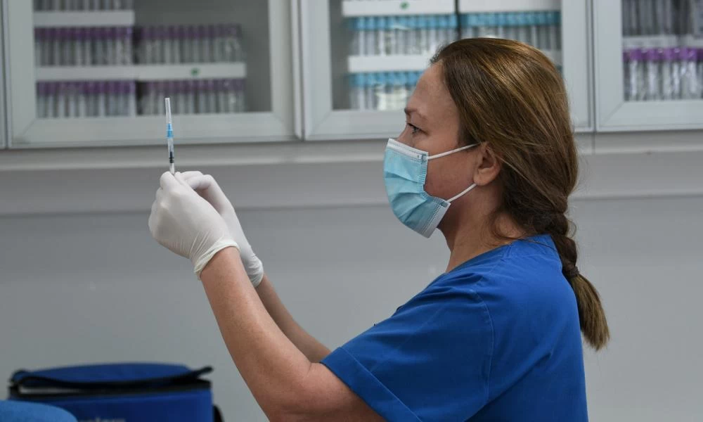 Ανησυχία για τα 1,8 εκατ. αντιγριπικά εμβόλια που είναι ασυνταγογράφητα